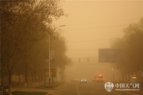 沙塵大風(fēng)天氣行車警示語(yǔ)_大風(fēng)沙塵席卷蘭州_北京大風(fēng)沙塵