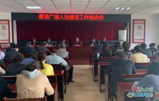 社會(huì)工作者 培訓(xùn)網(wǎng)站_暑假工社會(huì)實(shí)踐報(bào)告_后資本主義社會(huì)作者