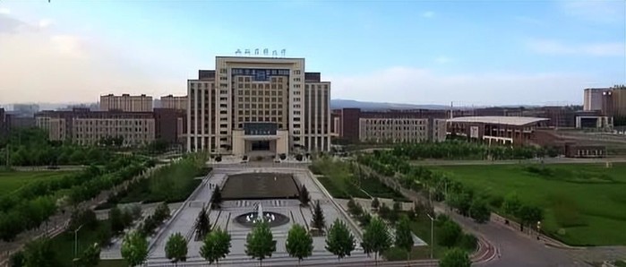 呂梁學院環境怎么樣（呂梁學院離市區遠嗎）
