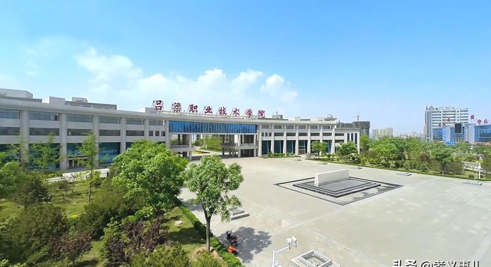 呂梁學院環境怎么樣（呂梁學院離市區遠嗎）