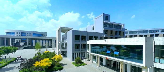 呂梁學院環境怎么樣（呂梁學院離市區遠嗎）