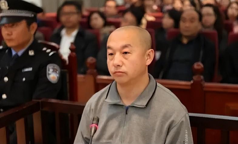 瘋狂斂財超4000萬，被判18年罰110萬，馮志強的惡行超過想象