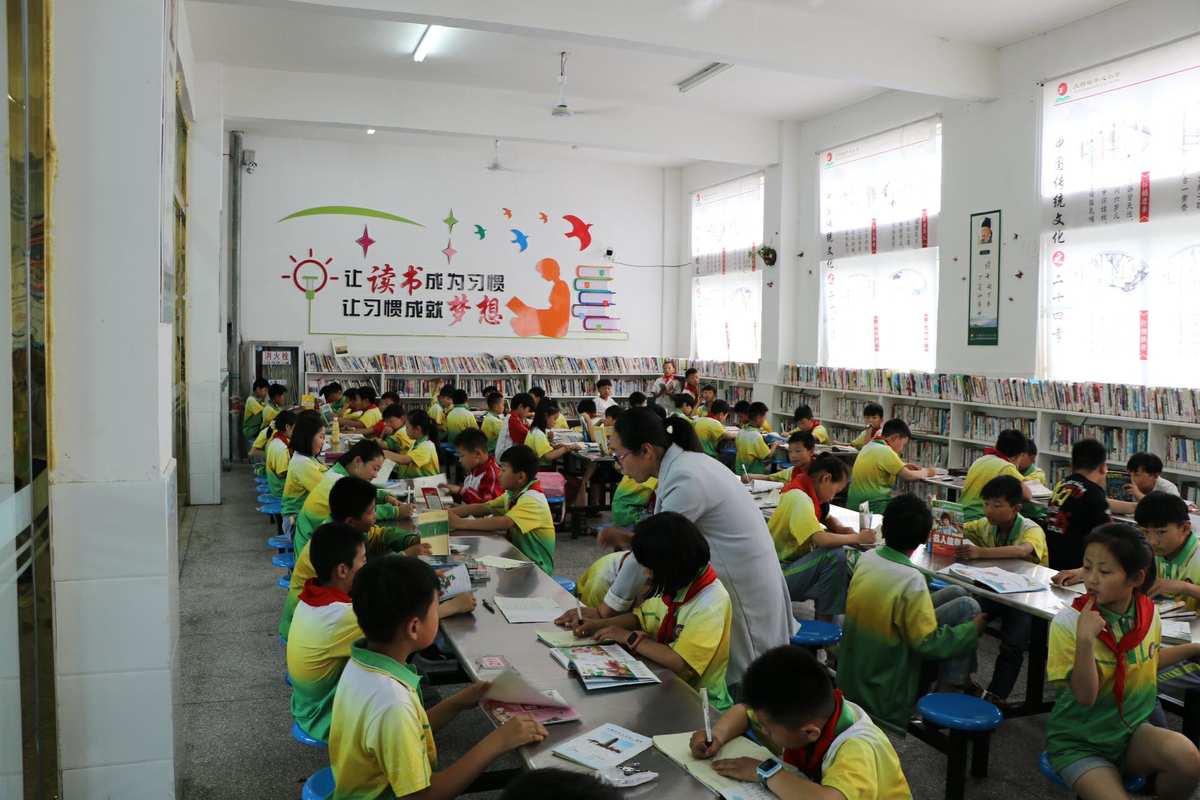 瑤海區(qū)少兒藝校是公辦學(xué)校和行知小學(xué)_合肥少兒藝校和行知小學(xué)哪個好_行知藝術(shù)學(xué)校