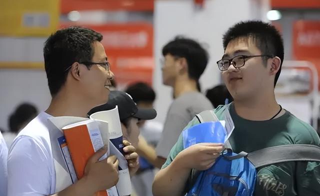 專科好本科好_三本和專科哪個(gè)好_專科好本科哪個(gè)好
