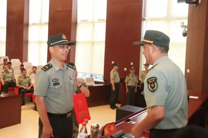 國防軍銜大學出來干什么_國防軍銜大學出來能干什么_國防大學出來什么軍銜