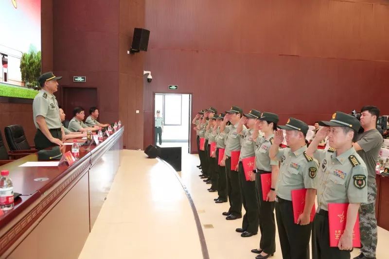國防軍銜大學出來能干什么_國防大學出來什么軍銜_國防軍銜大學出來干什么